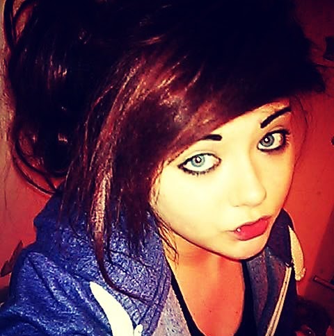 Abigail Bell Photo 9