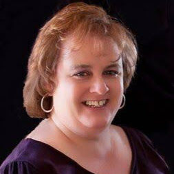 Donna Hernandez Photo 34