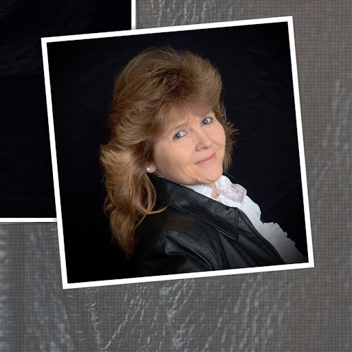 Lisa Byrd Photo 33