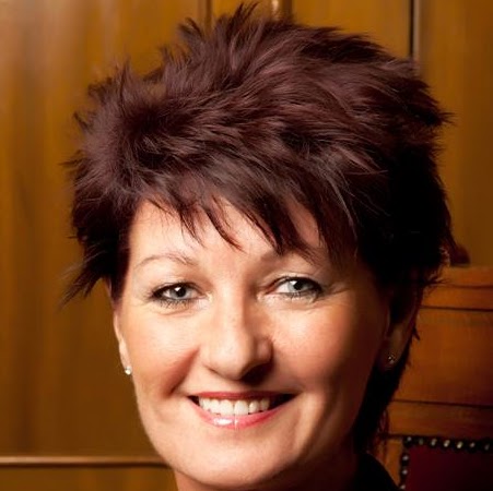 Kim Tierney Photo 26
