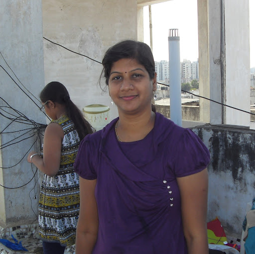 Julie Shah Photo 13