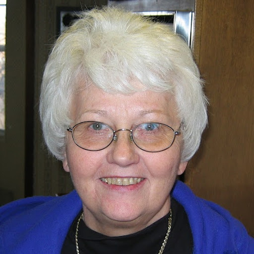 Renee Porter Photo 21