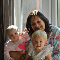 Barbara Friend Photo 27