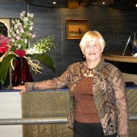 Julia Bott Photo 6