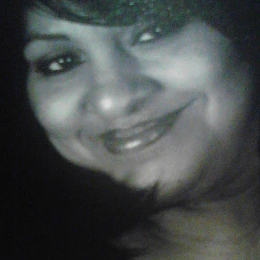 Elizabeth Reyes Photo 24