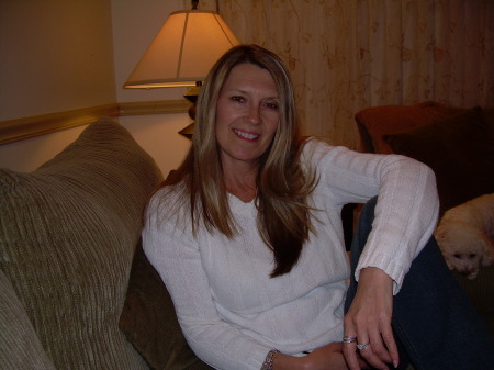 Pamela Jones Photo 21
