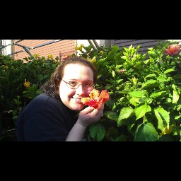 Samantha Leach Photo 14