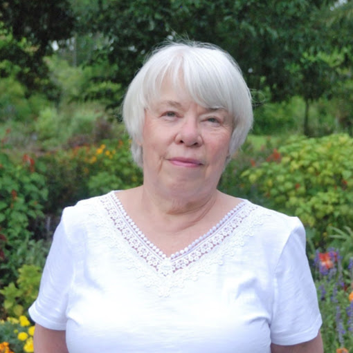 Karen Hayes Photo 27