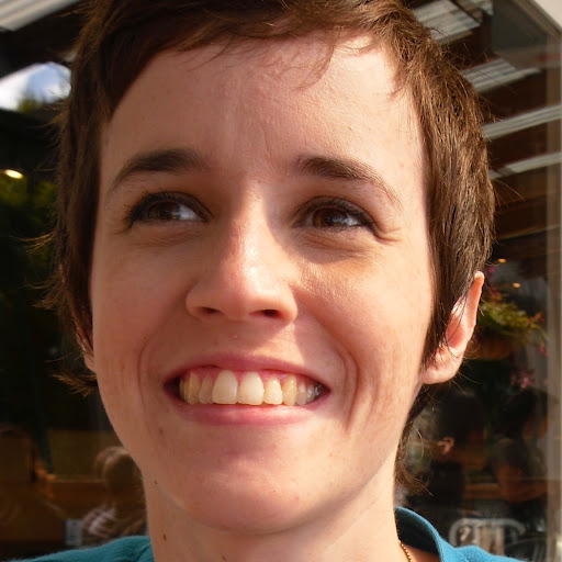 Andrea Benson Photo 11