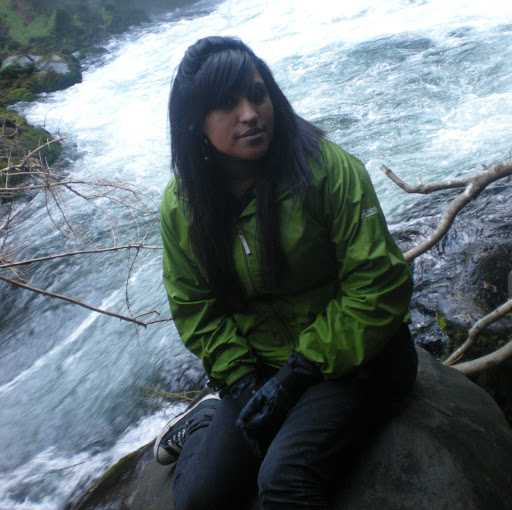 Karina Robles Photo 14