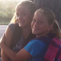 Stephanie Hutchinson Photo 8