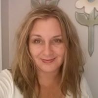 Sharon Tyler Photo 22