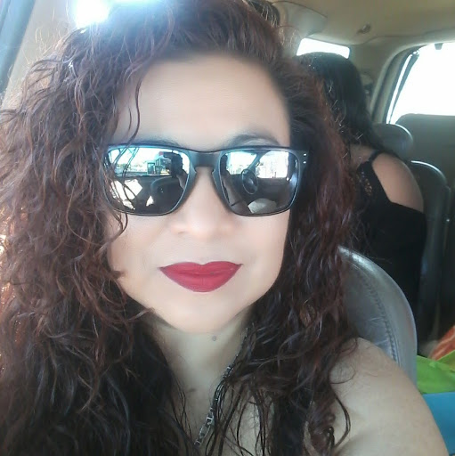 Monica Uribe Photo 18