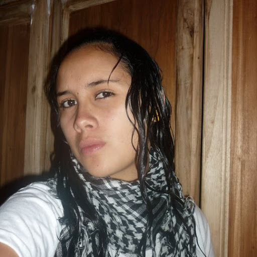 Daniela Lozada Photo 8
