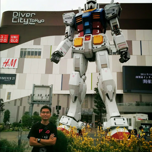 Raymond Lau Photo 29