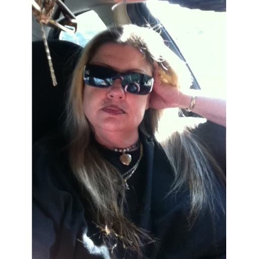 Lynn Robinson Photo 21