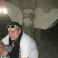 Nick Scheer Photo 10