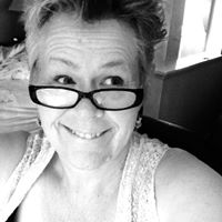 Teri Oliver Photo 11