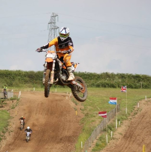 Lee Woodall Photo 29