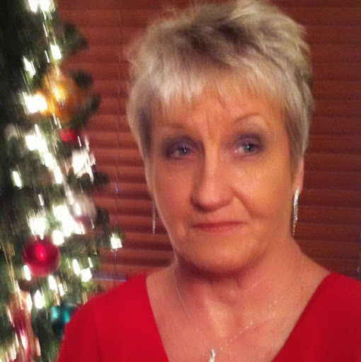 Lynda Campbell Photo 30