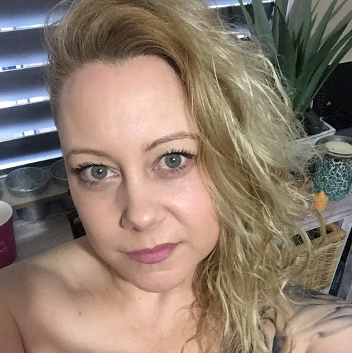 April Hunter Photo 36