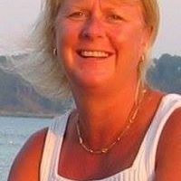 Julie Lindstrom Photo 36