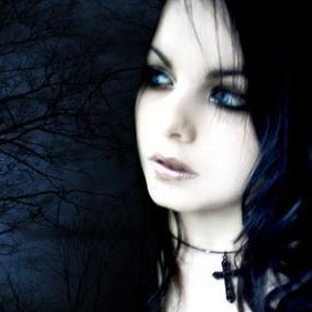 Laura Saiz Photo 22