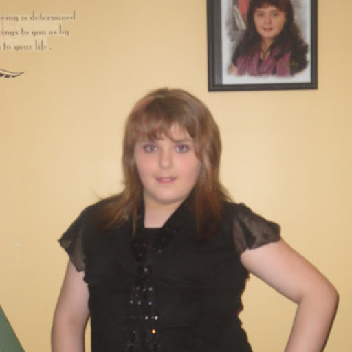 Hayley Collins Photo 25
