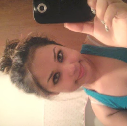Kimberly Gonzalez Photo 27
