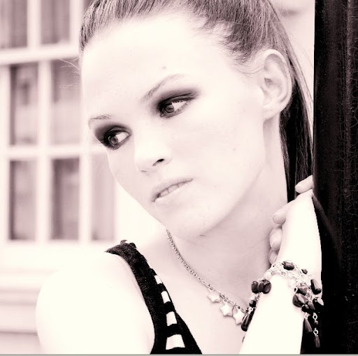 Charlotte Carr Photo 27
