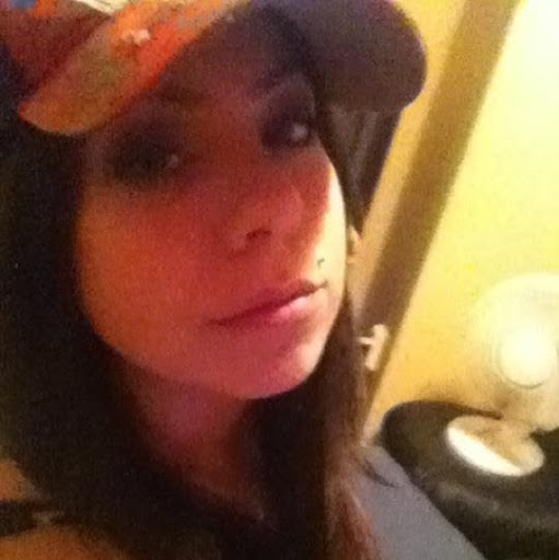 Melanie Lemay Photo 4