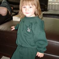 Laurie Ireland Photo 9