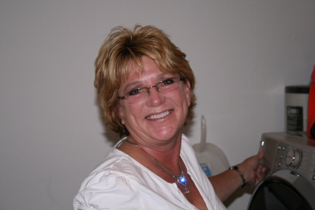Joy Phillips Photo 10