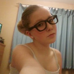 Danielle Laird Photo 21