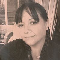 Joanne Godfrey Photo 31