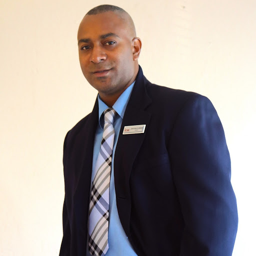 Jonathan Plummer Photo 15