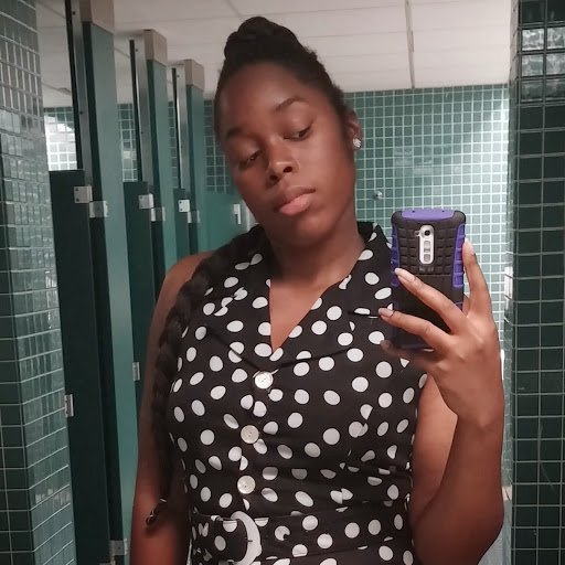 Shanae Robinson Photo 2