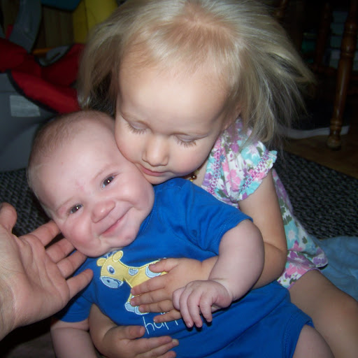 Stephanie Larson Photo 20