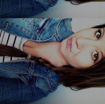 Laura Hemmer Photo 2