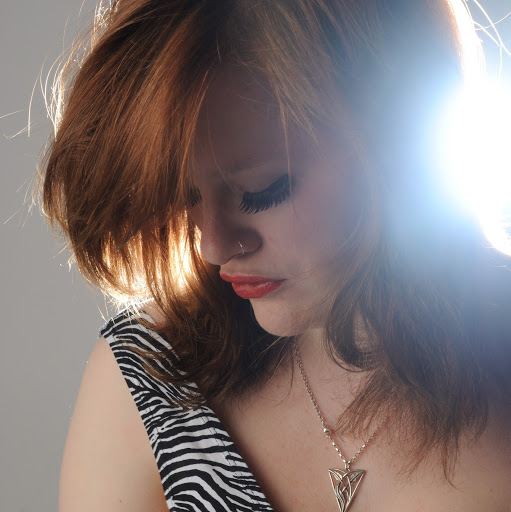 Caroline Thompson Photo 24