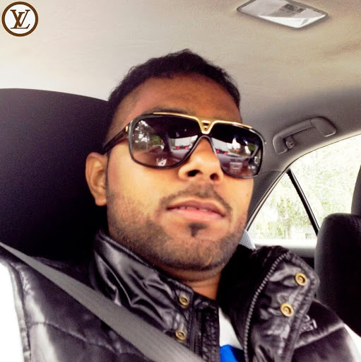 Dee Singh Photo 26