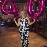 Sarah Collins Photo 37