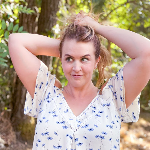Lindsey Miller Photo 12