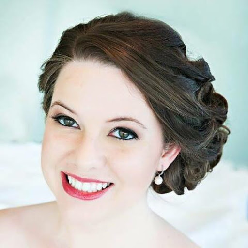 Lindsay Swift Photo 14