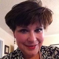 Julie Yates Photo 16
