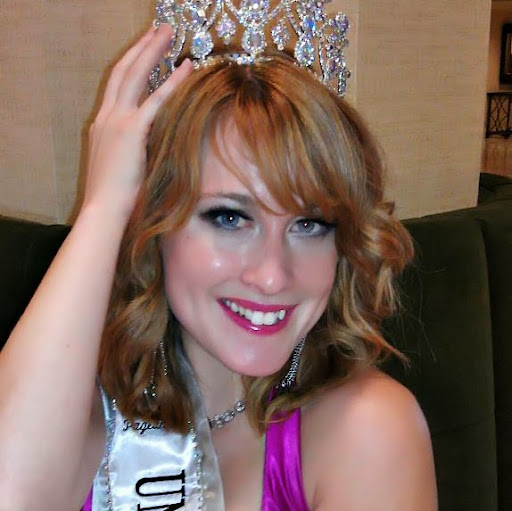 Rachelle Reynolds Photo 25