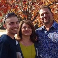 Stephanie Delong Photo 40
