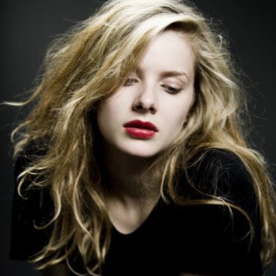 Elizabeth Langdon Photo 27