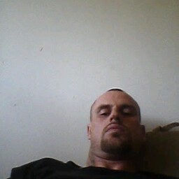 Jesse Darby Photo 15