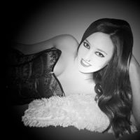 Jennifer Varela Photo 17